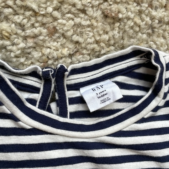 Girls 3T GAP Sweater and Dress - Picture 8 of 8